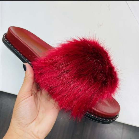 Fashion Nova Faux Fur Slides - Picture 2 of 4